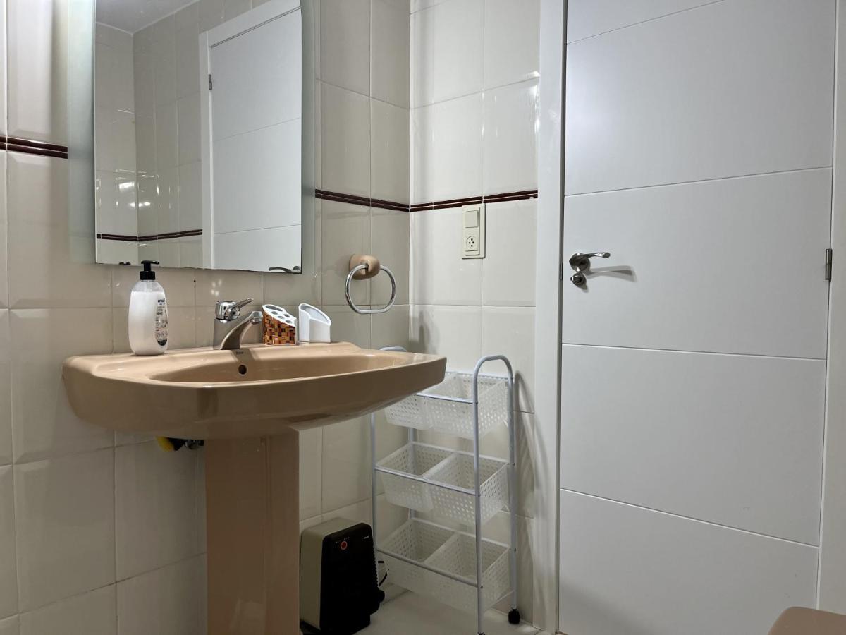 Primera Linea Con Piscina En Apartment